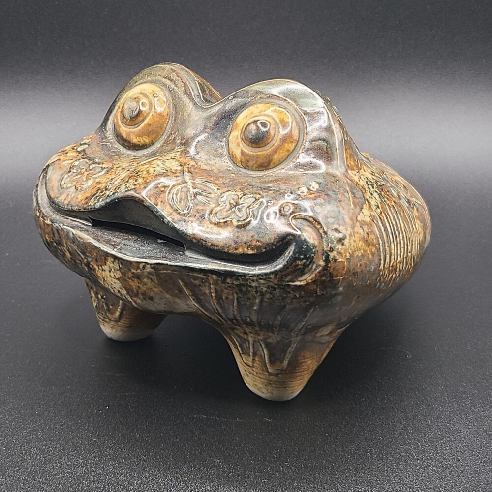Vintage Smiling Frog Decor Coin Bank Pottery MOC Japan Kitsch